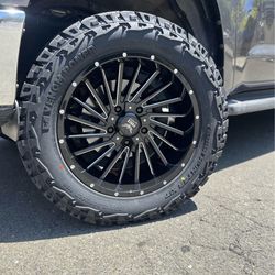 Force Off-Road Wheels 33x12.50R20 Venom XT Tires Package Deal Fits 5 Lug Ram 1500 Toyota Tundra