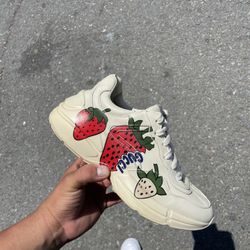 Gucci Rhyton Strawberry Used Size 40 No Box Unfortunately Asking $350 OBO Pick Up Only No Trades