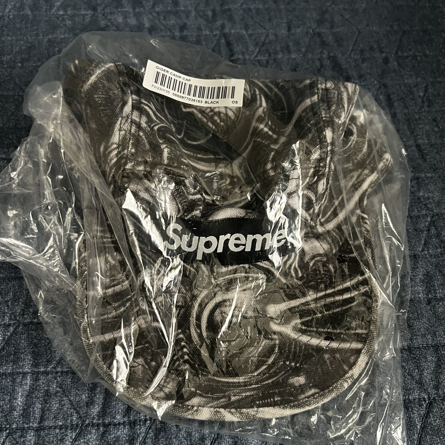 Supreme H.R. Giger Camp 気持ちよく Cap Supreme H.R. Giger Camp 気持ちよく Cap