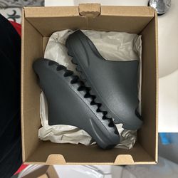 Ds Adidas Yeezy Slides Dark Onyx Size 12k-12c