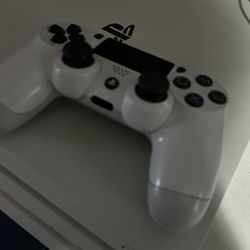 PS4 Pro White 