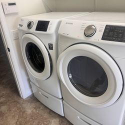 Samsung Washer & Dryer w/pedestals