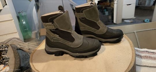 Boys BEARPAW Overland Waterproof Winter Boot / Charcoal Grey / Size 8