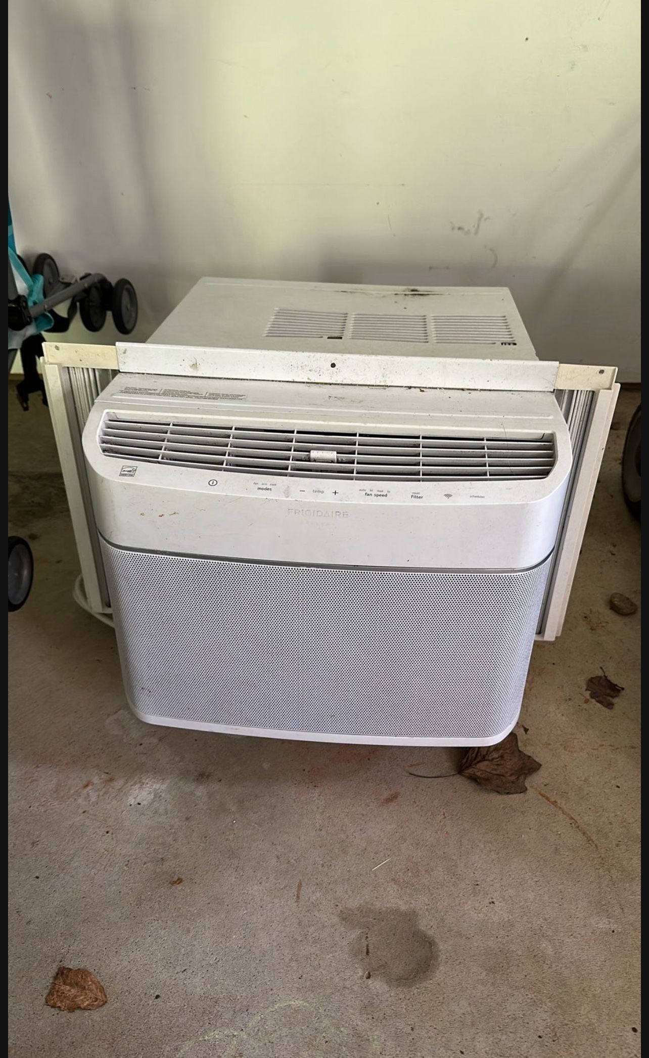 12,000 BTU works as Good As New
