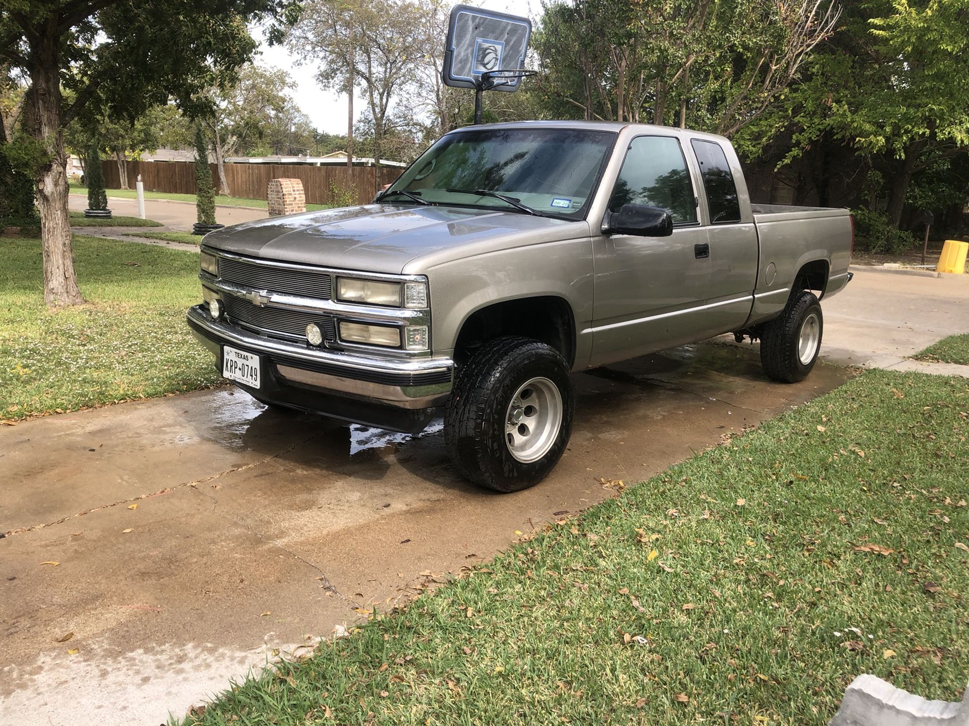 1999 Chevy  Running Good A/c  Nice Body No Dents 