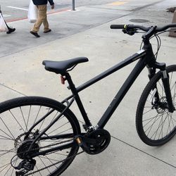 Cannondale Quick Cx4. Medium Size Lightweight Aluminum Frame With Hydraulic Disc Brakes 