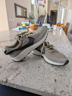 Nike Waffle Debut Running Shoe Mens Sz 8.5 - $25