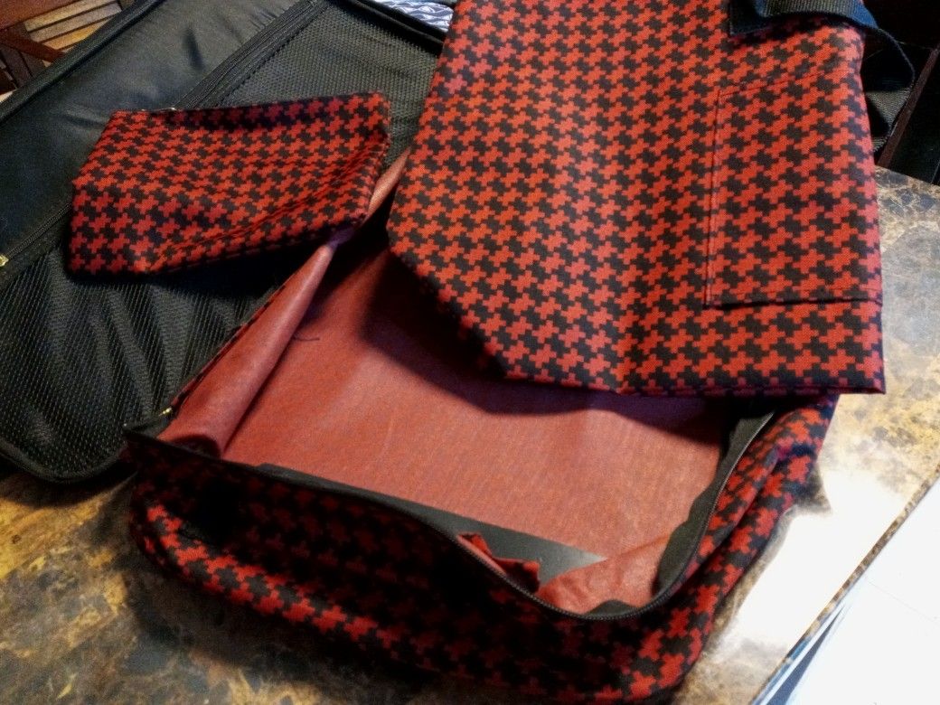 3 Pc Travel Bags Big One On Wheels. 15