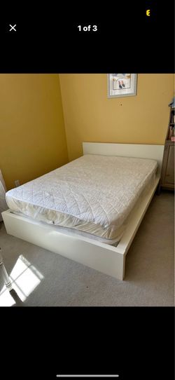 IKEA Queen bed frame /queen mattress (like new)