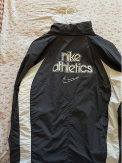 Nike Women’s Woven jacket