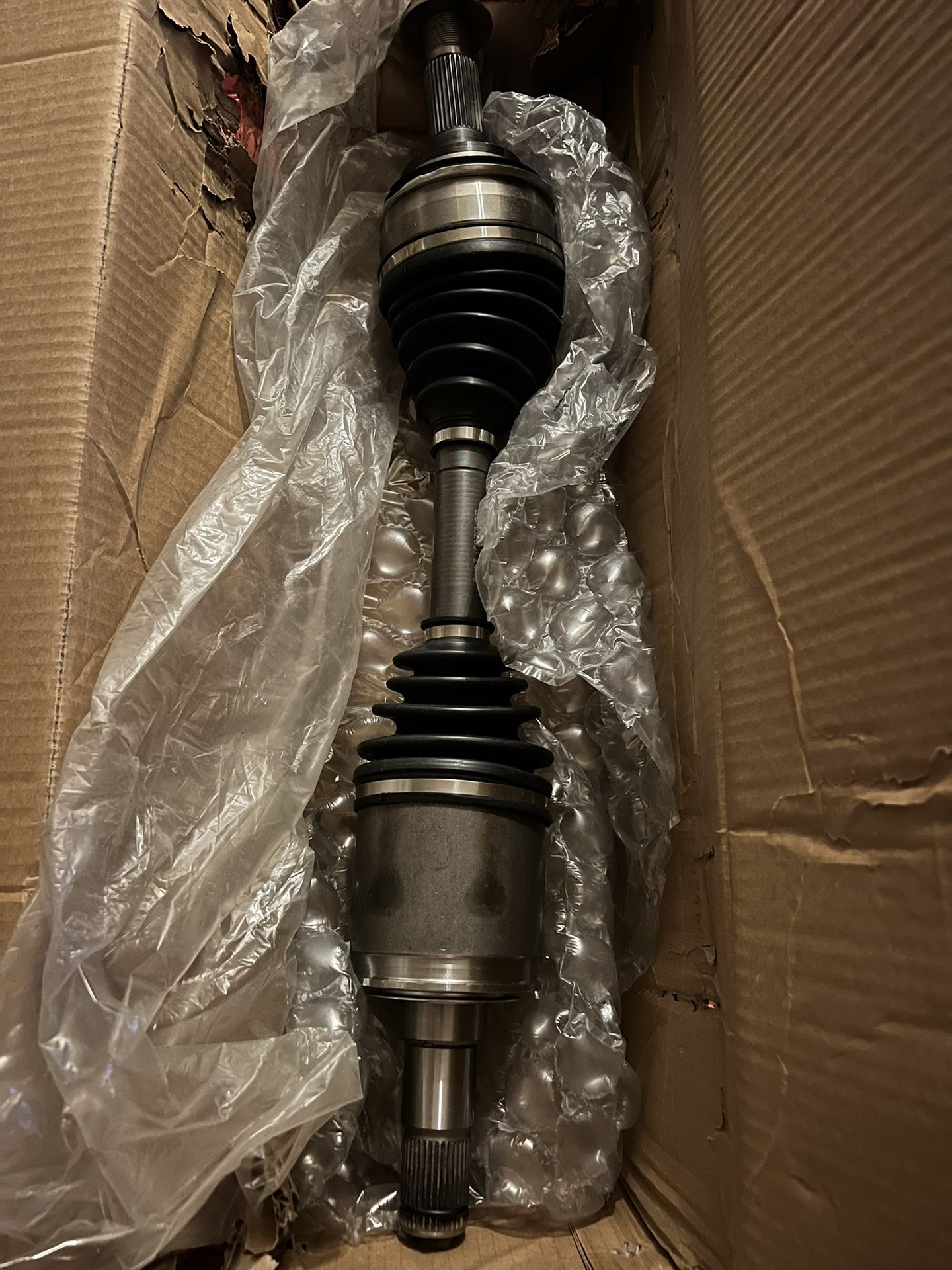 Front left and right driveshaft assembly From the driver and passenger side Compatible with Toyota Sequoia 2008-2020, Tundra 2007-2020.