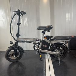 Folding electric bicycle