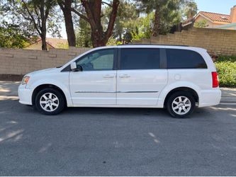 2012 CHRYSLER TOWN AND COUNTRY