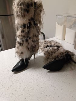 Boots leather and faux fir