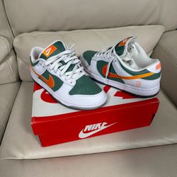 Nike Dunk Low SE NY vs NY (2021) Size 8 Lightly Used  DN2489-300 Fast Shipping