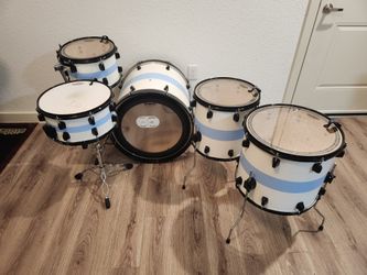 5 Piece Drumset (Custom Finish)