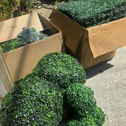 Green Grass Panels  And Greenery Balls 