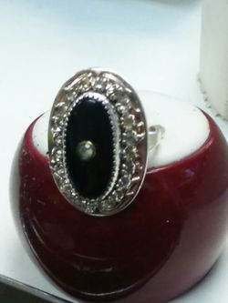 .925 sterling silver ring.size 6to9 self adjust.