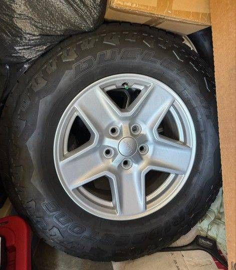 Jeep Gladiator OEM Wheels And Tires (17")