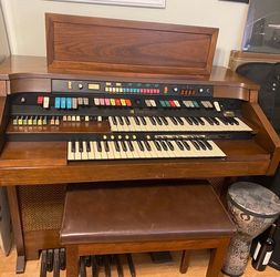 Animation By Leslie - Hammond  Organ No Bench.