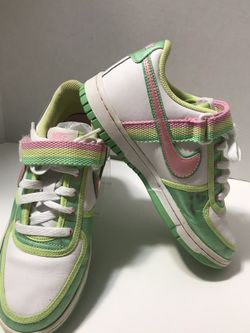 Nike Retro Size 7.5 Pink green white!