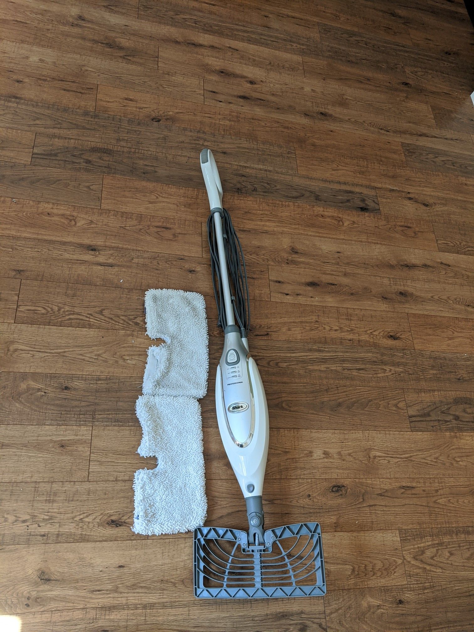 Shark pro steam mop S3601 for Sale in Edmonds, WA