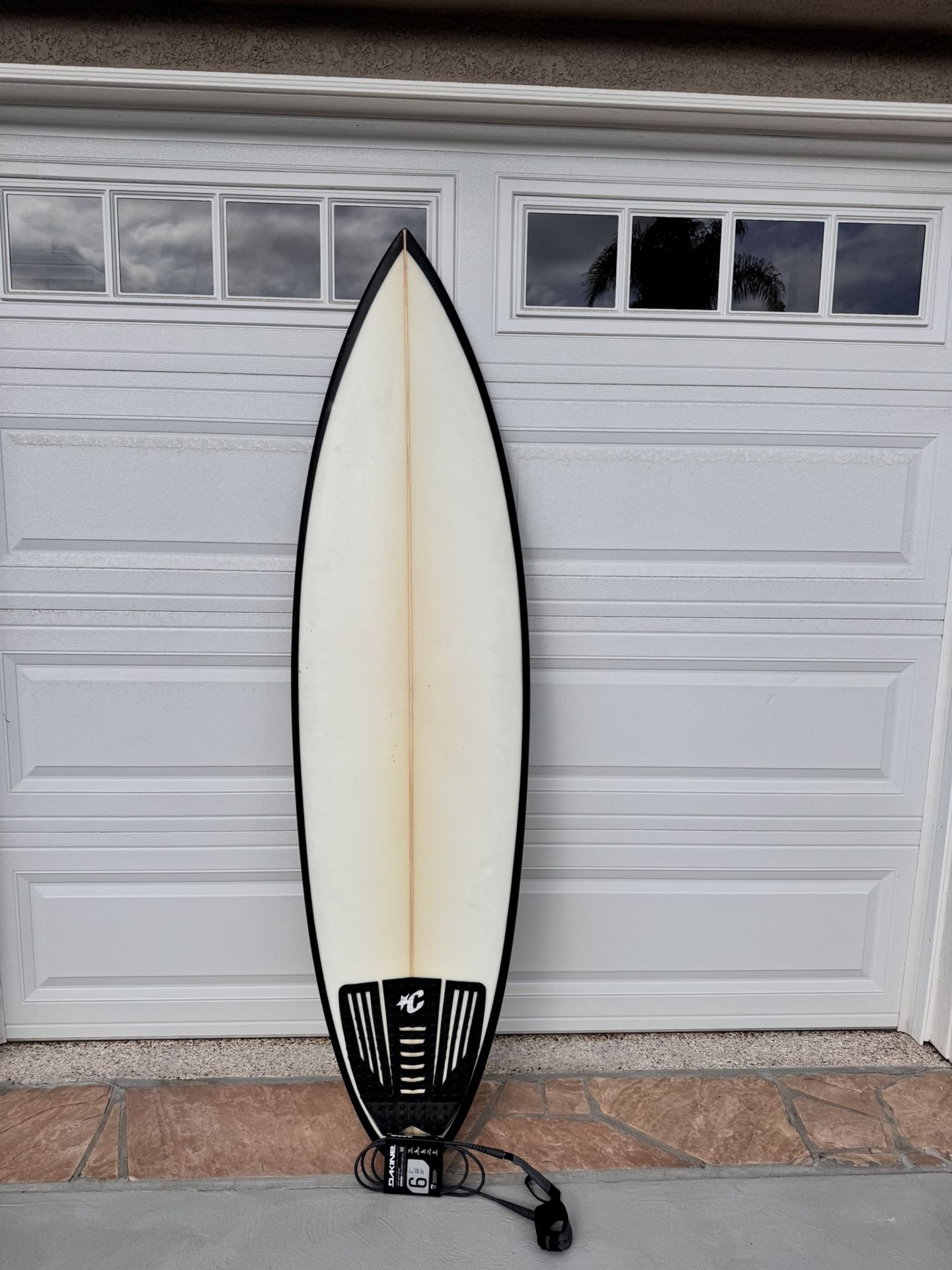 Excellent Surfboard For Sale!!