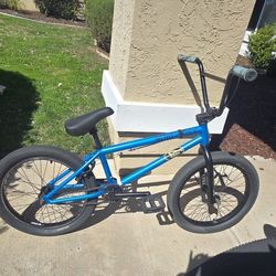 20" Kink Curb BMX Bike