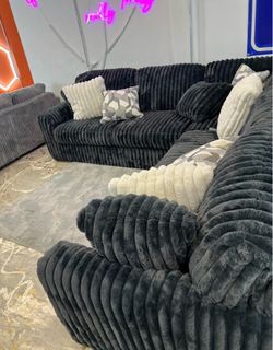 Super cozy stunning Sectional!
