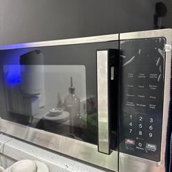 Insignia microwave