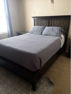 Queen Size Bed and Nightstands