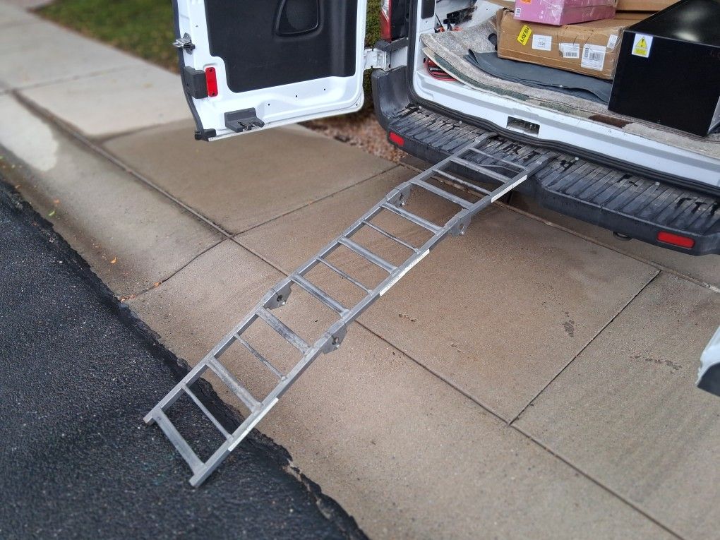 Aluminum Lightweight Ramp In Excellent Condition $35
