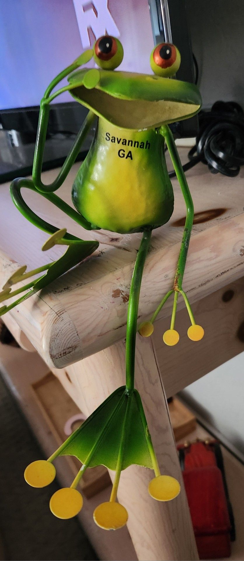 Sitting Frog Figurine 