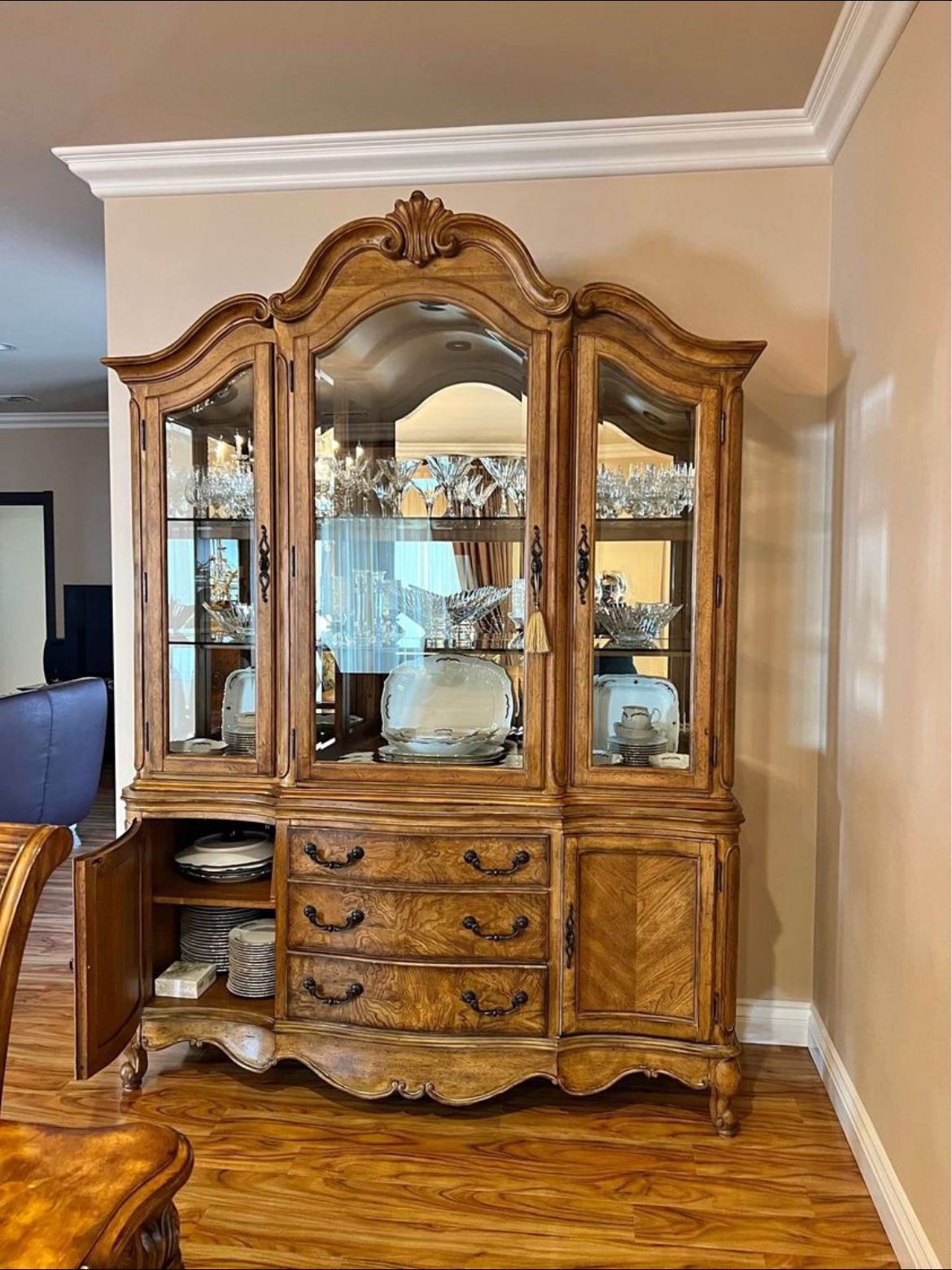 Dining Room Set With A China Cabinet
