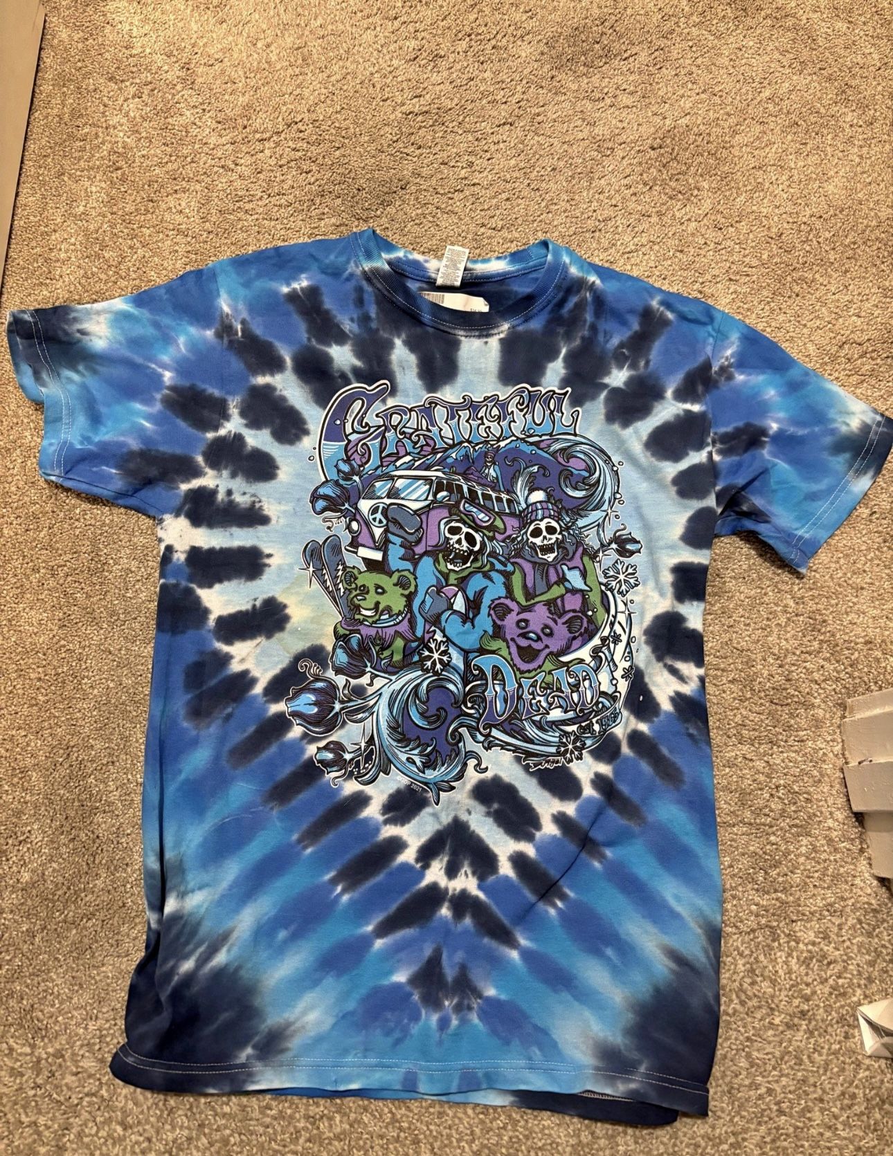 A basin Grateful Dead TShirt (M) - brand New