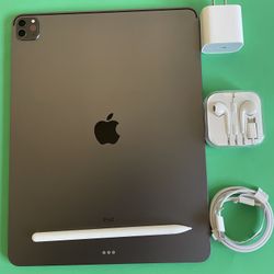 Apple IPad Pro 12.9” 4th Generation (2020 Model/ Face ID/Liquid Retina) 128GB with pen, keyboard case & Accessories 