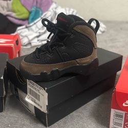 Toddler Jordan 9 Retro “ Olive” Size 3c