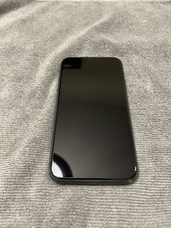 📱 iPhone 11 - 64GB (Cricket Locked) - Solid Condition!