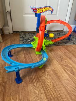 Hot Wheels Rapid Launch track