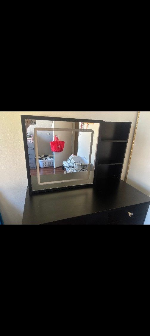 Vanity Stool& Mirror Set