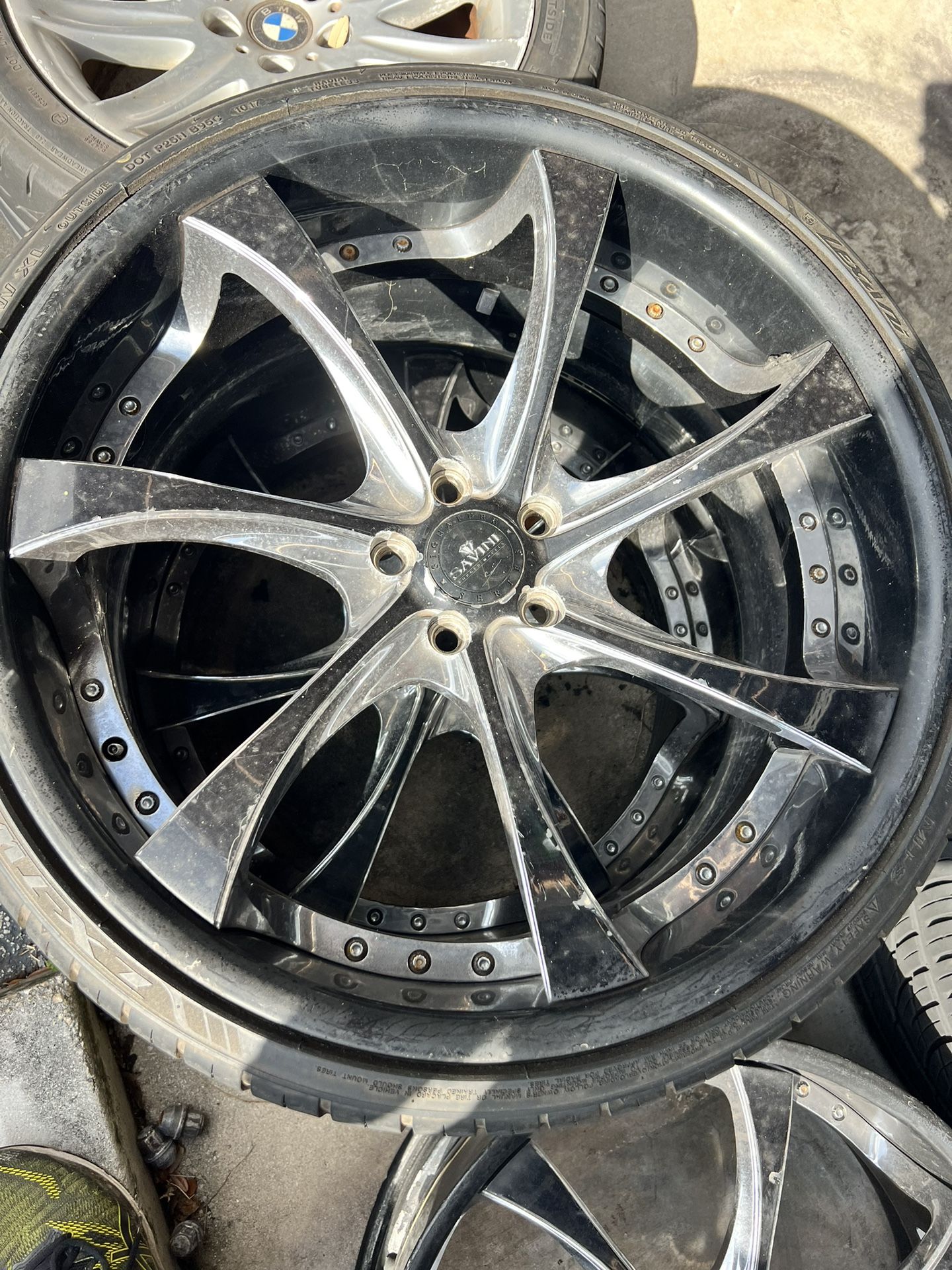 Staggered Savini. 22” Wheels And Tires