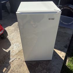 Kenmore Mini Refrigerator