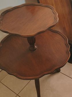 2 tier mahogany pie crust table