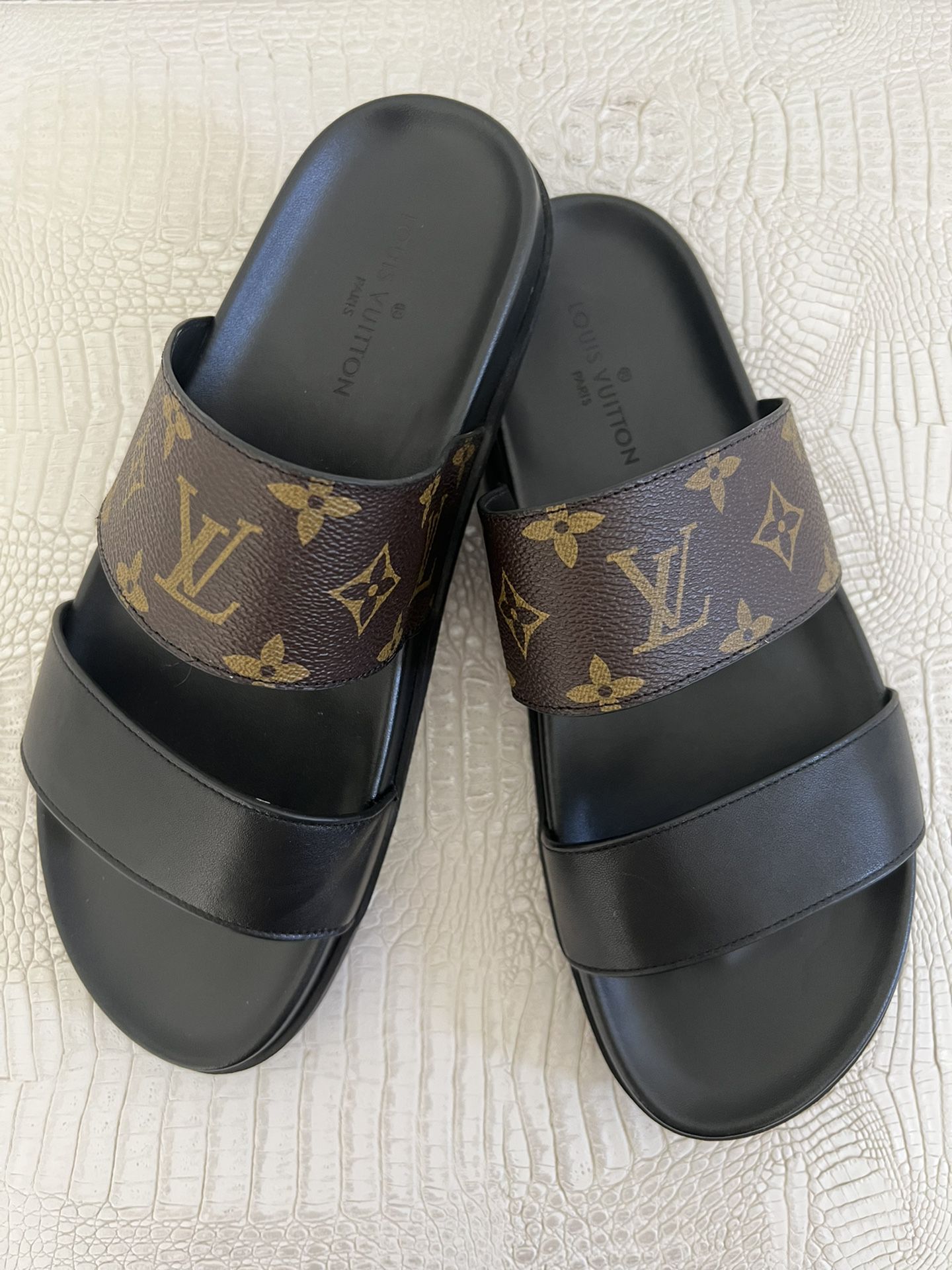Louis Vuitton - Flat Comfort Mule/Slides (Sz40) for Sale in San