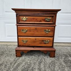 Vintage Lexington Nightstand / Bedside Table Chippendale Style 
