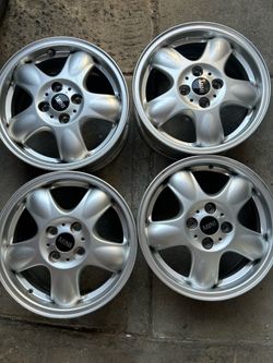 Set 4 Rims size 15” husados for mini cooper, son Husado pero estan buenos no soldados no quebrados