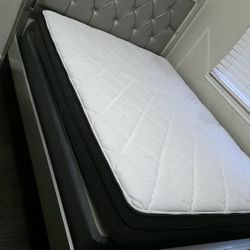 Queen bed with mattress 