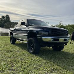 200- Dodge Ram 1500 4x4