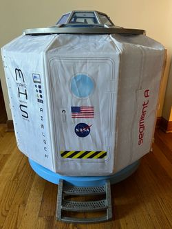 American girl Luciana girl of the year 2018 Mars habitat spaceship playset retired