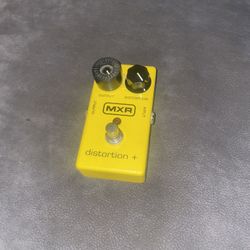 MXR distortion + pedal